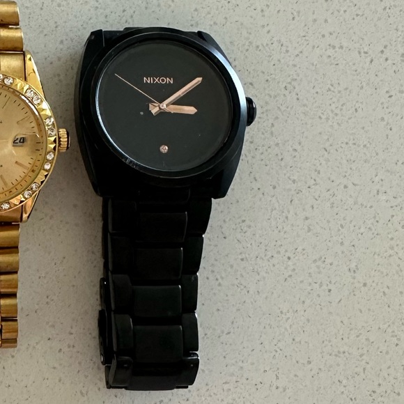 Nixon Watch - Picture 2 of 3